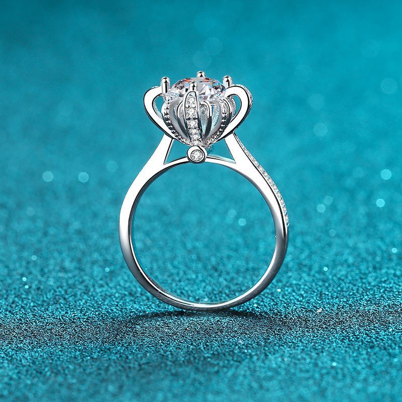 Frostbite's Embrace - Moissanite Snowflake Ring